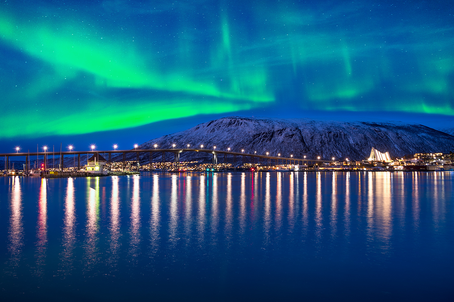 Günstige Polarlichtreisen mit Hurtigruten zu Schnaeppchen Preisen